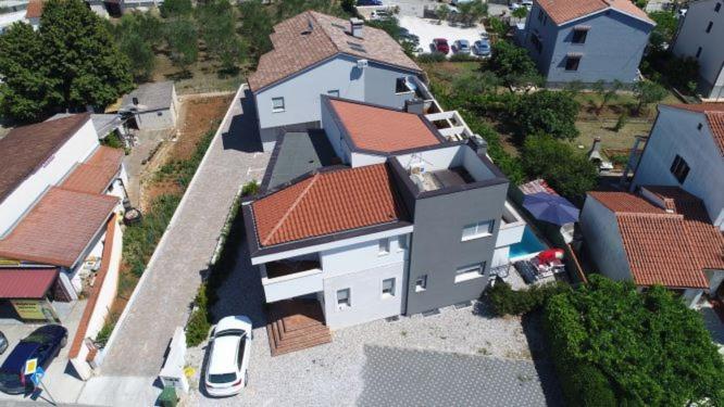 Apartments Peti Pula Luaran gambar