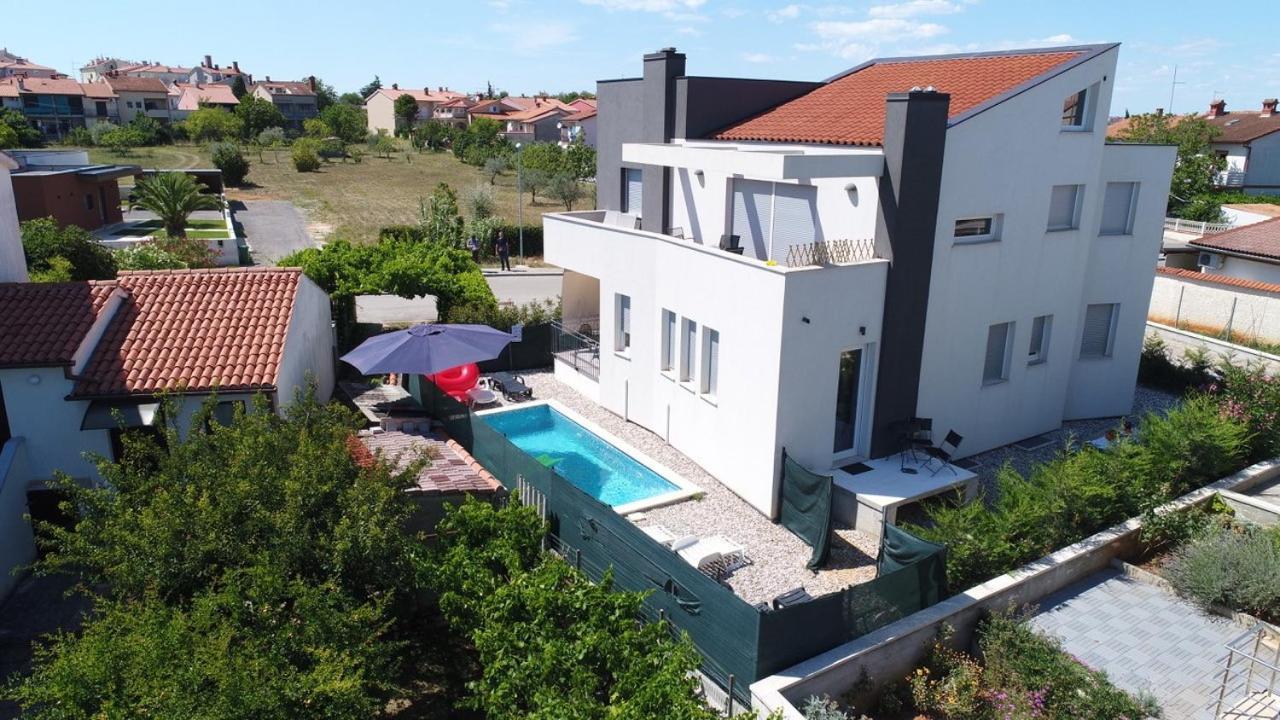 Apartments Peti Pula Luaran gambar
