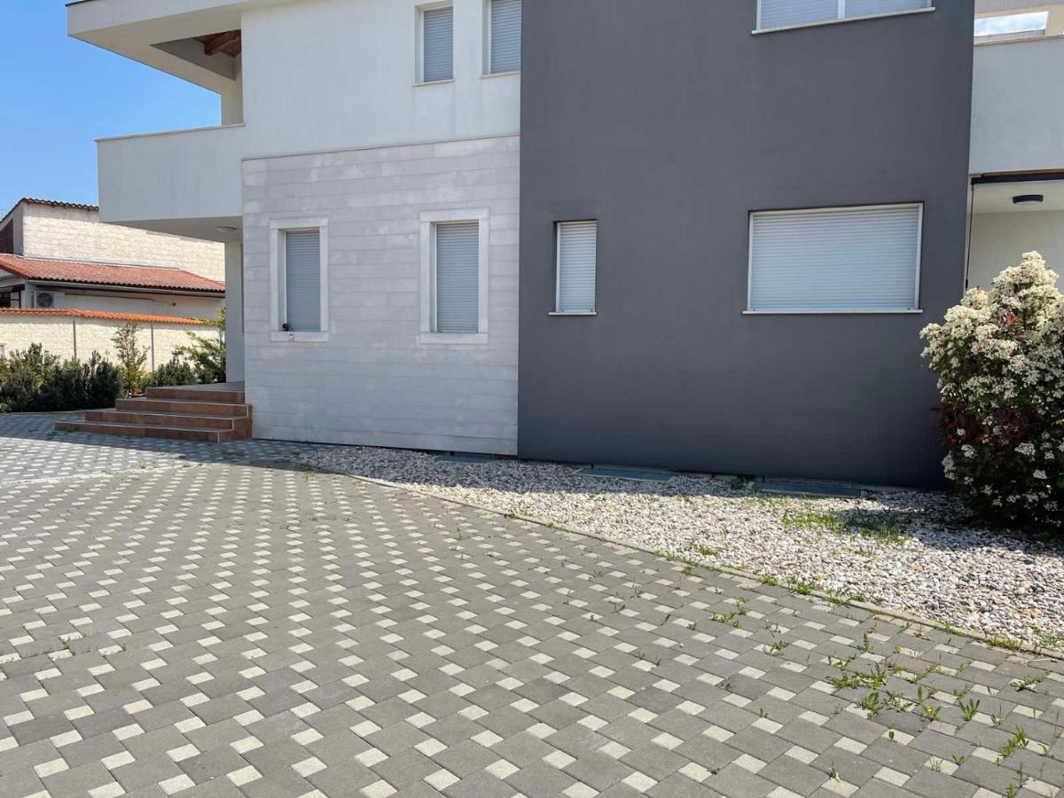 Apartments Peti Pula Luaran gambar