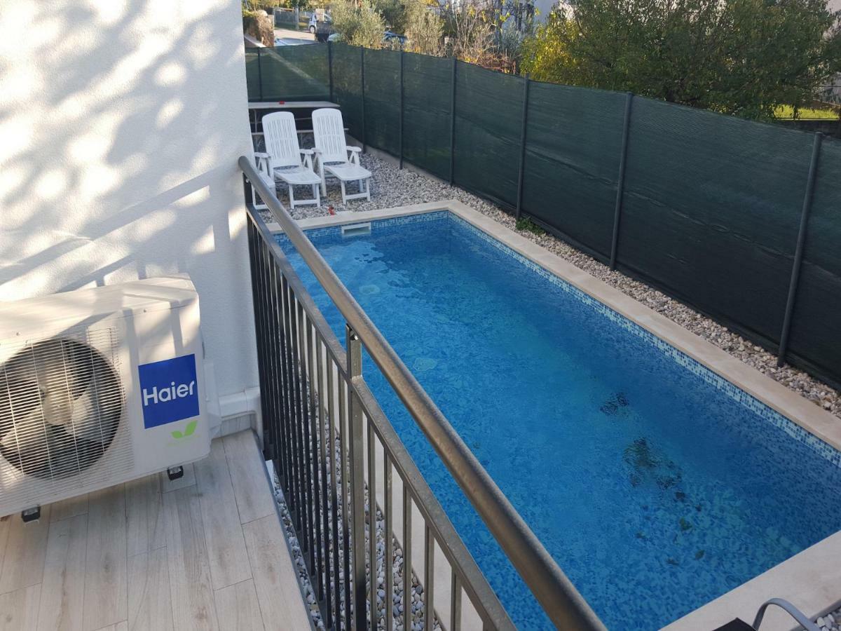Apartments Peti Pula Luaran gambar